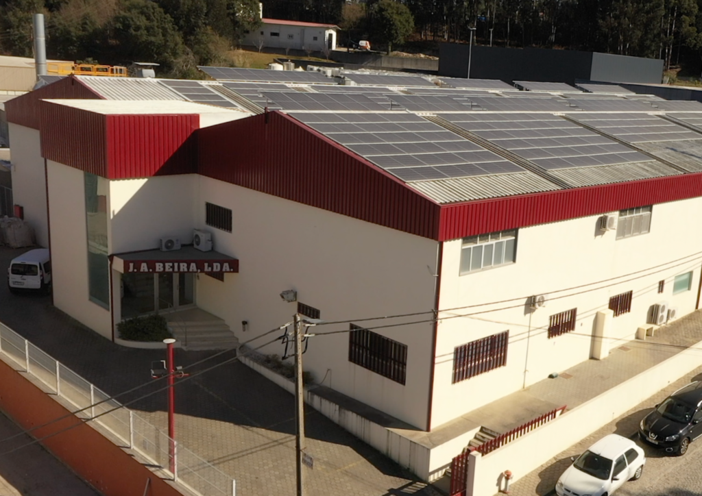 Escritório e fábrica de rolhas de cortiça da J.A. Beira em Vilar do Paraíso, Vila Nova de Gaia.